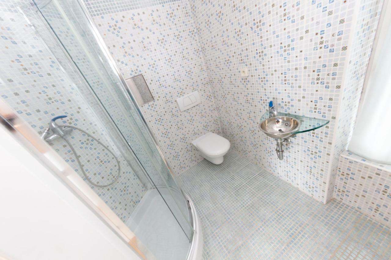 Romantic Studio With Jacuzzi Prague Exterior photo